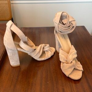 🥡 Simmi London cream suede like fabric block heel ankle wrap heels